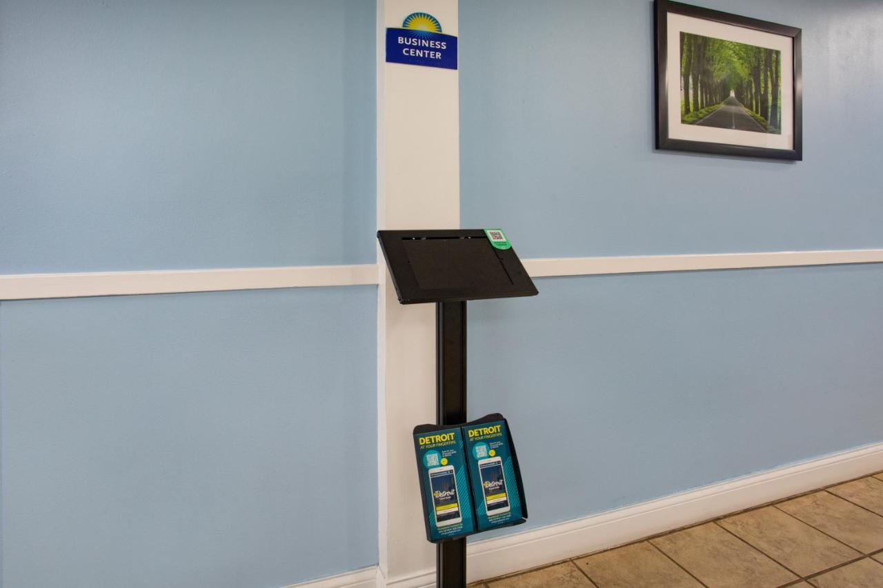Travelodge By Wyndham Livonia Canton Novi Detroit Area Exterior foto